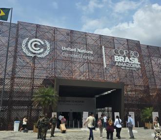 Lo que nos dejó la COP 30. Deudas que se incrementan, desencanto en los espacios de NNUU y un espacio que aún sigue en disputa.