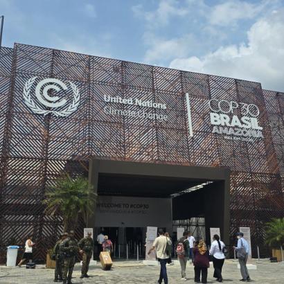 Lo que nos dejó la COP 30. Deudas que se incrementan, desencanto en los espacios de NNUU y un espacio que aún sigue en disputa.