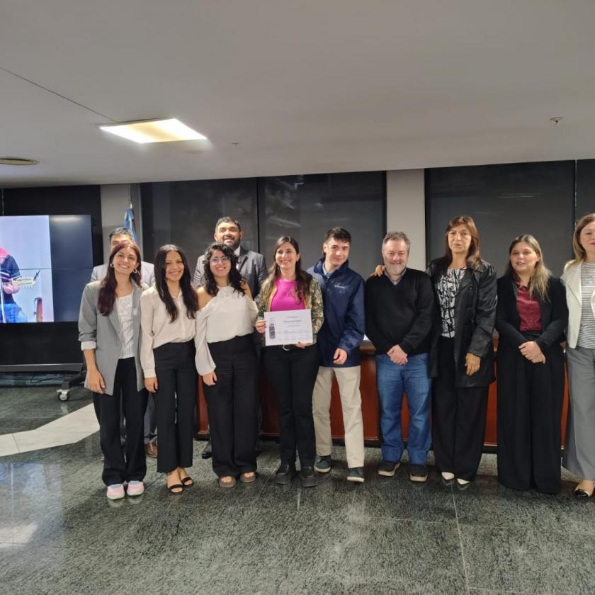 Atravesando Muros recibió la Distinción “Paulo Freire” de la Legislatura de Tucumán